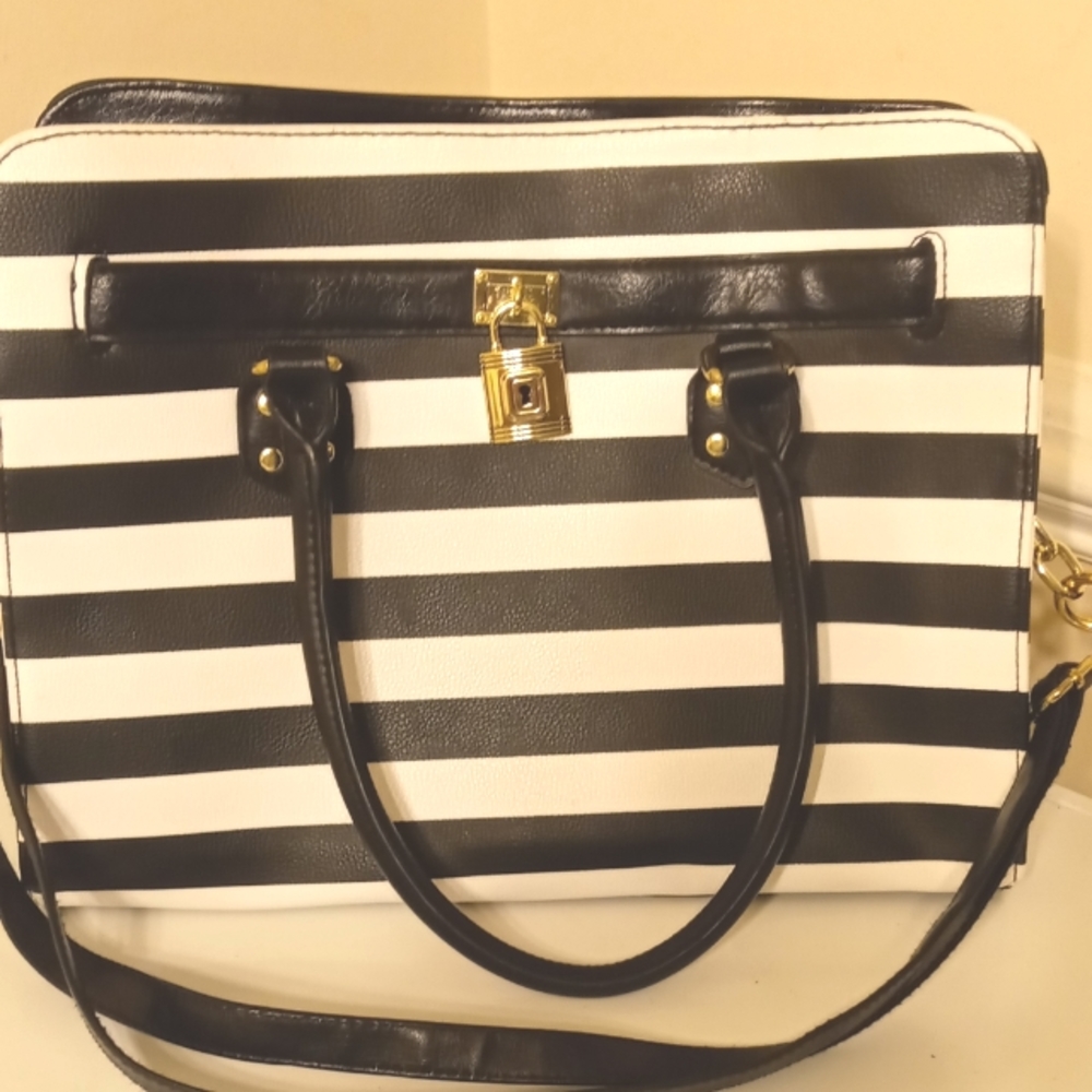 Ladies Leather Handbag